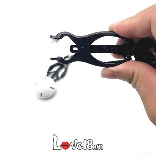 Bộ kẹp núm vú bạo dâm độc đáo kèm lục lạc, cực kích thích