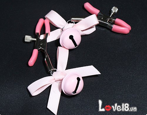 Bộ kẹp vú bạo dâm đính nơ lục lạc hấp dẫn kích thích mua ngay