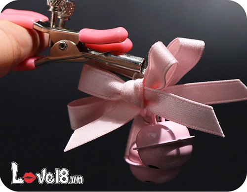 Bộ kẹp vú bạo dâm đính nơ lục lạc hấp dẫn kích thích mua ngay