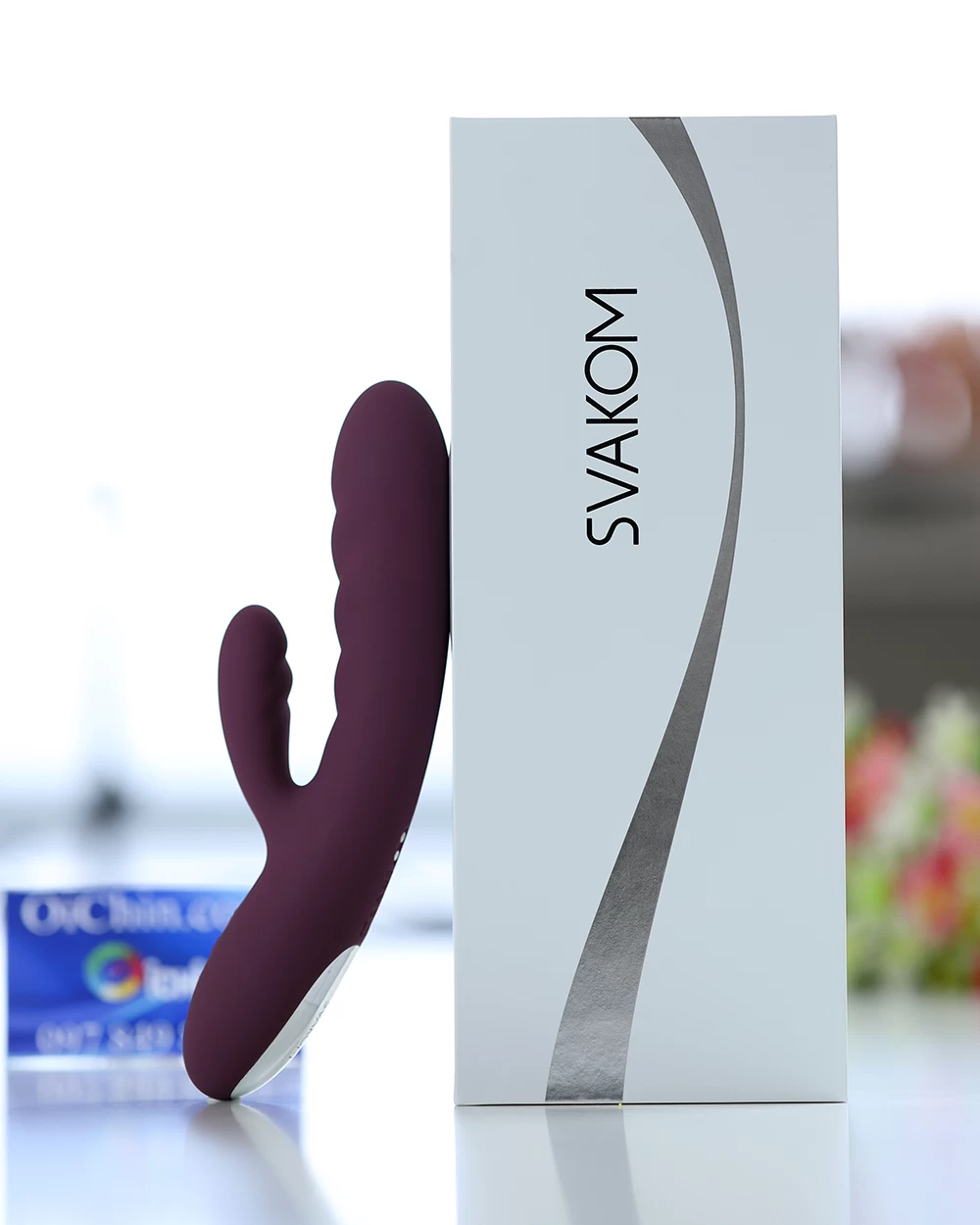 SVAKOM AVERY máy massage có nhánh rung kích thích kép
